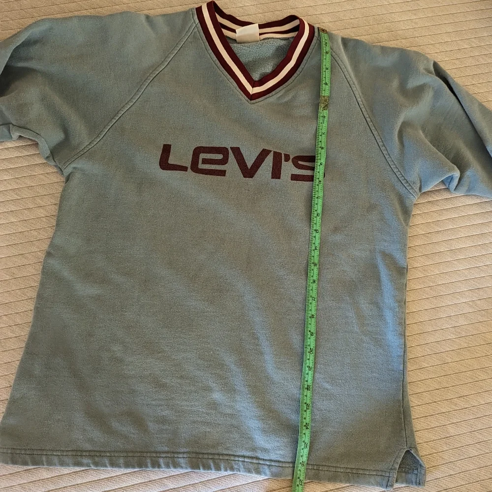 Vintage 1990s Levis Varsity Style Logo Sweatshirt Light Blue & Burgundy oversize - Picture 10 of 12